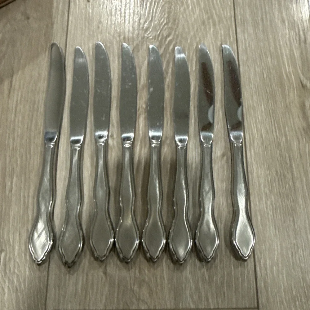 Oneida Twilight Stainless 8 Dinner Knives 1881 Rogers Ltd Satin Style Flatware